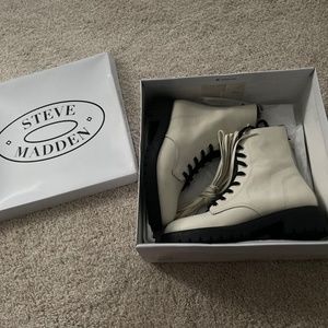* brand new * white Steve Madden boots